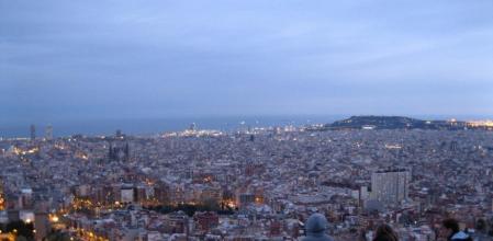Vista panorámica de Barcelona desde el Turó de la Rovira, en el Guinardó