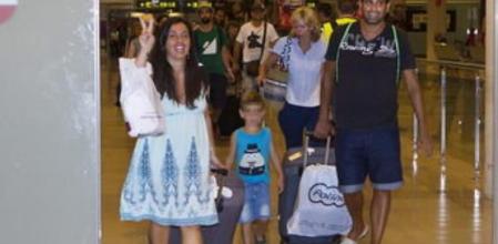 Un centenar de pasajeros de Vueling que han estado atrapados unas 30 horas en el aeropuerto de Dubrovnik (Croacia), al cancelarse ayer su vuelo por una avería técnica