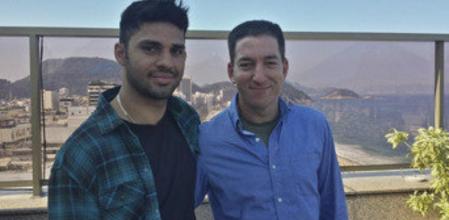 Fotografía facilitada por el periódico 'The Guardian' del periodista Glenn Greenwald junto a su pareja David Miranda