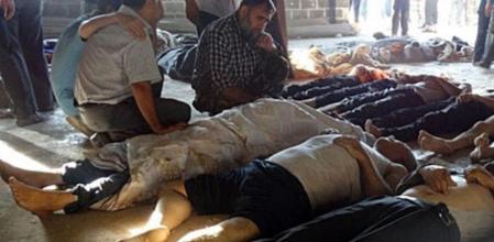 Varios cuerpos de personas supuestamente fallecidas tras respirar gas tóxico utilizado por el ejército sirio en Damsco