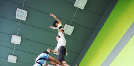 Els Castellers de Sants assajant castells amb la tècnica govinda