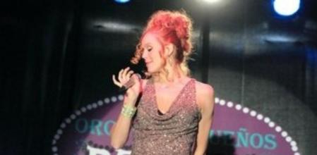 Imagen promocional de la serie 'Vivo cantando', de Antena 3