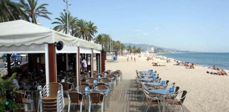 Chiringuito en la playa de Badalona