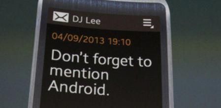 JK Shin, jefe de Samsung Mobile Communications, presenta el reloj inteligente Samsung Galaxy Gear, en Berlín