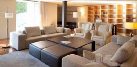 Imagen de la sala de estar del palacete de pedralbes de los Duques de Palma