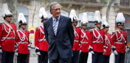 El alcalde de Barcelona, Xavier Trias, durante la ofrenda floral al monumento de Rafael Casanova con motivo de la Diada Nacional de Catalunya