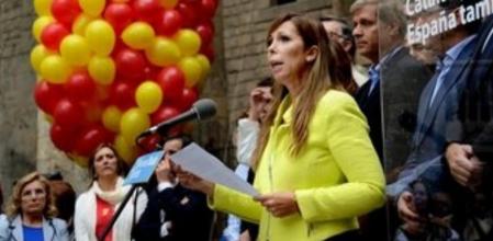 Alicia Sánchez-Camacho, y otros lideres destacados del PPC, agrupados en la Plaza del Rei de Barcelona para manifestarse en el día de la Diada Nacional de Catalunya