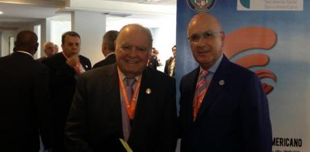 El secretario general de CiU, Josep Antoni Duran Lleida, junto al Secretario General Iberoamericano, Enrique Iglesias, en la Inauguración del IX Fórum Parlamentario Iberoamericano, que se celebra en Panamá