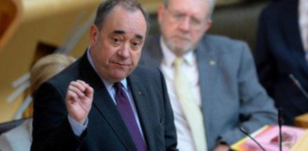 Salmond, en el Parlamento escocés donde se debatió la moción parlamentaria a favor de la independencia que fue aprobada por el Legislativo