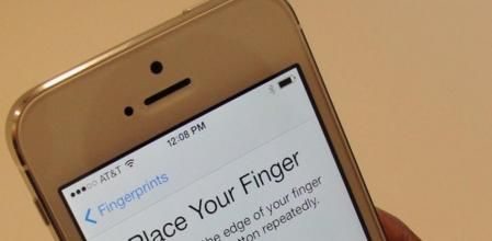 El funcionamiento del escáner por huella digital satisface a los primeros analistas que lo han testeado