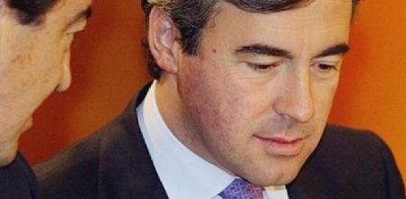 Los exministros Francisco Álvarez-Cascos y Ángel Acebes durante un Consejo de Ministros del año 2003