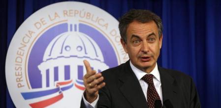 El expresidente del Gobierno José Luis Rodríguez Zapatero en la rueda de prensa posterior a la reunión con el presidente dominicano Danilo Medina