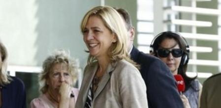 La infanta Cristina a su llegada al Hospital Quirón de Madrid.