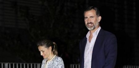 El príncipe Felipe y doña Letizia visitan al rey tras su intervención en el Hospital Quirón Madrid
