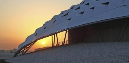 Uno de los estadios que acogerán el Mundial de Fútbol de Qatar en 2022, en Doha