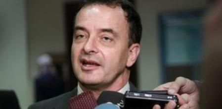 El portavoz de ERC Alfred Bosch atiende a los medios en el Congreso