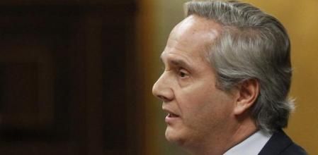 El diputado del Partido Popular Pedro Gómez de la Serna, durante el pleno celebrado en el Congreso, en Madriid