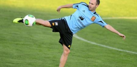 Iniesta está ilusionado con jugar con la selección en Albacete