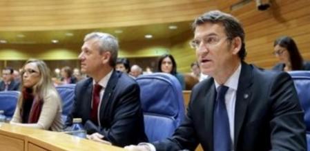 El presidente de la Xunta de Galicia, Alberto Núñez Feijóo, al comienzo del debate sobre la autonomía, en el pleno del Parlamento de Galicia,