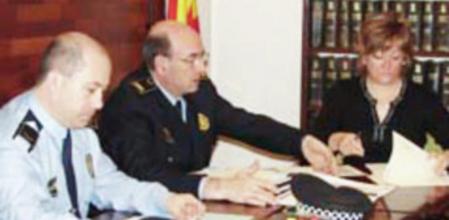 Los dos jefes de la policía de Canet, con la concejal del área en 2007