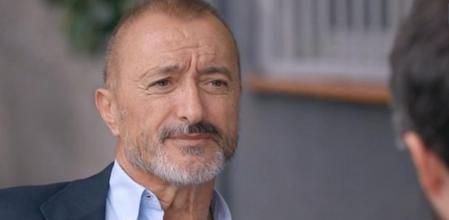 El escritor Arturo Pérez-Reverte durante la entrevista con Jordi Évole de 'Salvados'.