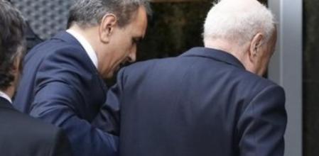 El extesorero del PP Álvaro Lapuerta (d), a su llegada a la Audiencia Nacional acompañado por su abogado para declarar ante el juez Pablo Ruz