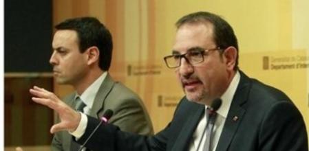 El conseller de Interior, Ramon Espadaler, acompañado del director general de los Mossos, Manuel Prat.