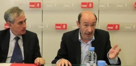 Reunión de trabajo de Rubalcaba y Ramon Jáuregui.