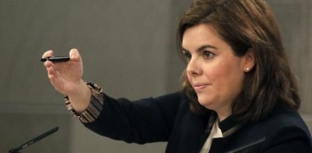 La vicepresidenta del Gobierno, Soraya Sáenz de Santamaría, durante la rueda de prensa tras la reunión del Consejo de Ministros