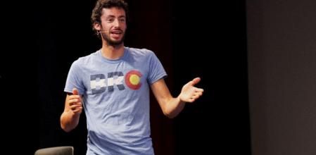 El montañero Kilian Jornet bate un nuevo récord de velocidad en la ascensión al Mont Blanc, subiendo desde Chamonix y bajando en menos de cinco horas