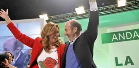 Alfredo Pérez Rubalcaba, y la secretaria general de la formación en Andalucía, Susana Díaz.