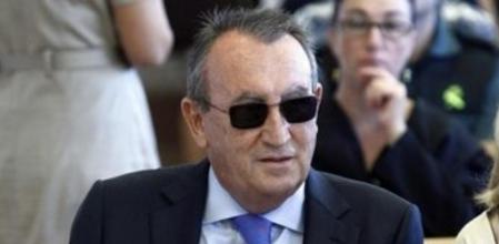Fotografía de archivo (02/10/2013) del expresidente de la Diputación y del PP en la provincia Carlos Fabra, durante el juicio por el denominado caso Naranjax.