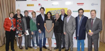 María Jesús Álava, Anne Igartiburu, Eloy Arenas, María Casado, Carlos Moyá, Isabel Gemio, Víctor Ullate, Juan Antonio Corbalán, Modesto Lomba, Lorenzo del Castillo y Manuel Campo Vidal son los embajadores para luchar contra las enfermedades raras.