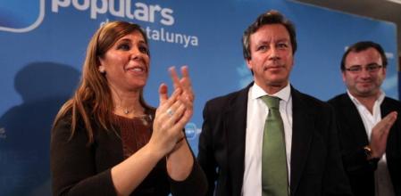 La presidenta del PP catalán, Alicia Sánchez-Camacho, y vicesecretario general de organización del PP, Carlos Floriano, juntos en un acto celebrado en la sede del PPC en Barcelona