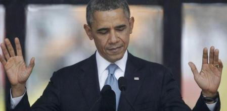 El presidente estadounidense, Barack Obama, pronuncia un discurso durante el servicio religioso oficial en memoria del expresidente Nelson Mandela en el estadio FNB de Soweto en Johannesburgo (Sudáfrica)