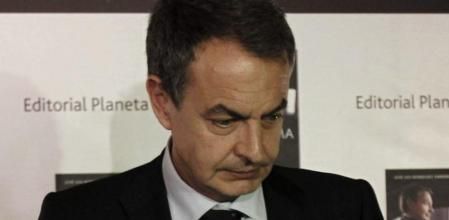El expresidente del Gobierno José Luis Rodríguez Zapatero, durante la presentación de su libro 'El dilema' en Barcelona