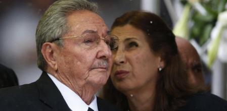 Raúl Castro, en el funeral por Nelson Mandela en Soweto