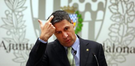 El alcalde Badalona, Xavier García Albiol, durante una rueda de prensa en el Ayuntamiento de su ciudad