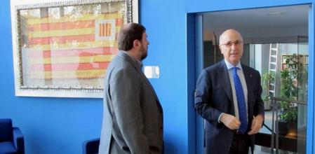 Fotografía de la reunión que han mantenido el líder de Unió, Josep Antoni Duran Lleida, y el presidente de ERC, Oriol Junqueras