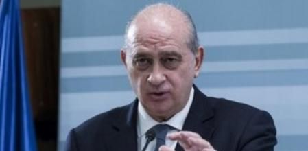 El ministro del Interior, Jorge Fernández Díaz, en rueda de prensa en el Ministerio.