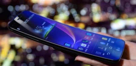 LG mostró ayer en las jornadas previas del CES 2014 su smartphone con pantalla curvada, el G Flex