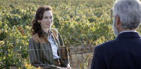 La actriz galardonada con un Goya, junto al protagonista de la serie, Imano Arias