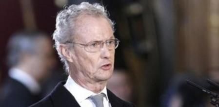 El ministro de Defensa, Pedro Morenés, durante su discurso ante el Rey en el Palacio Real, en día de la Pascua Militar