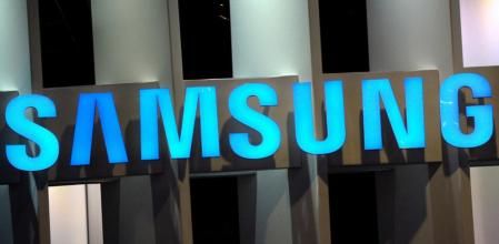 La versión de plástico del nuevo modelo de la empresa coreana costará 650 euros, mientras que la metálica unos 800 euros