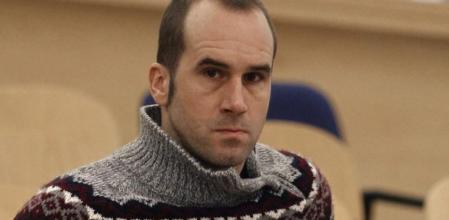 El exdirigente de ETA Garikoitz Aspiazu, 'Txeroki', al inicio del juicio en la Audiencia Nacional por colocar una bomba en el edificio de la Bolsa de Bilbao el 4 de marzo de 2002