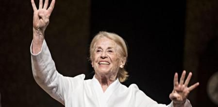 La actriz Montserrat Carulla en su despedida como profesional en el Teatro Romea. La última función en la que ha actuado ha sido 'La Iaia', dirigida por su hijo Roger