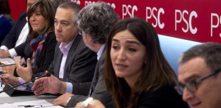 Pere Navarro, Antonio Balmón, alcalde de Cornellà, y Rocío Martínez Sampere en una reunión del secretariado y la comisión ejecutiva del partido en marzo de 2013