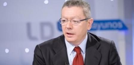 El ministro de Justicia, Ruiz-Gallardón, en la entrevista en TVE