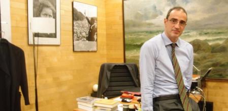 Antoni Vives, en su despacho de teniente de alcalde de Barcelona