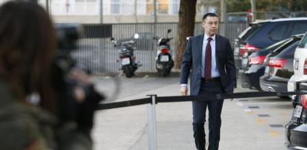 Josep Maria Bartomeu llega a las oficinas del club para asistir a la reunión extraordinaria de la junta directiva del Barça
